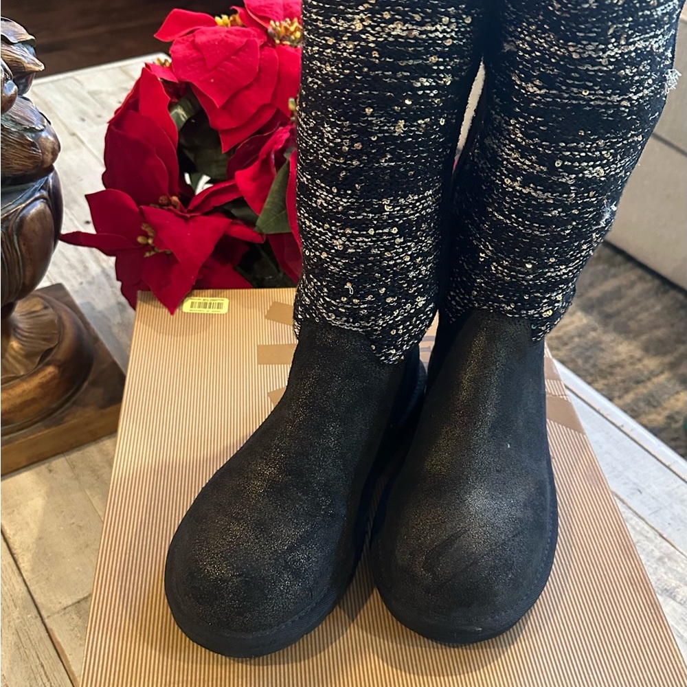 🌺🎉UGG Knit Sparkly Boots Women’s Size 6🌺🎉